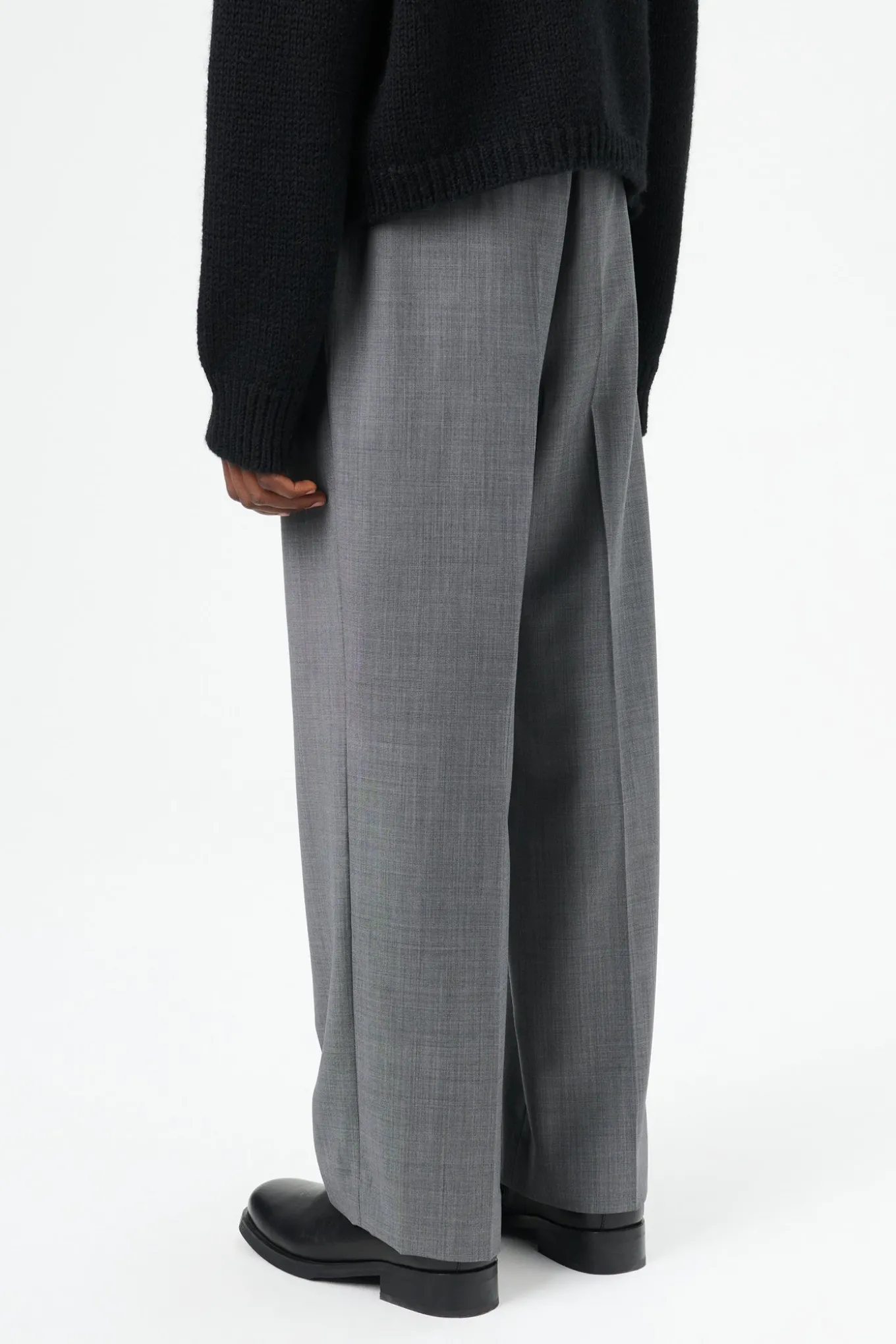 Dark Grey Flow Wool