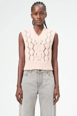Delicate Pink Fisherman Wool