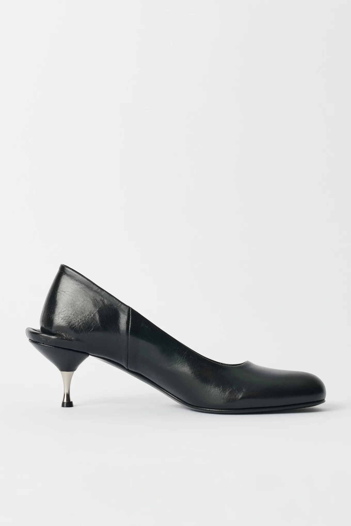 True Dye Black Leather