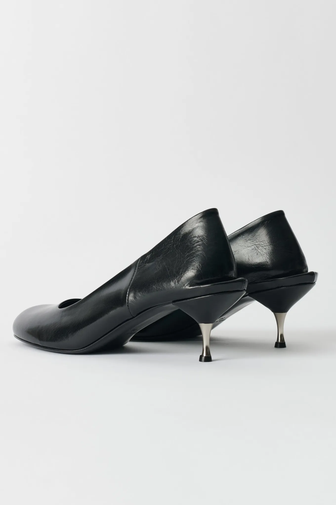 True Dye Black Leather
