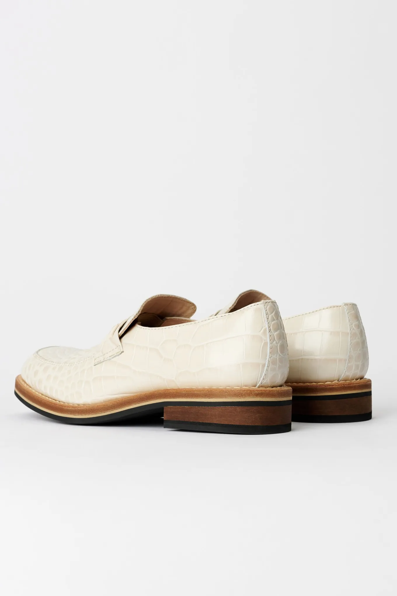 Vanilla Croc Bull Hide